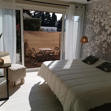 Tennis International Hotel 2*