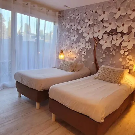 Tennis International Hotel 2*