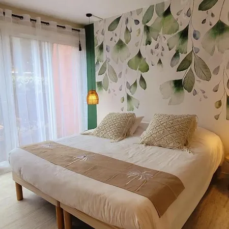 Tennis International Hotell