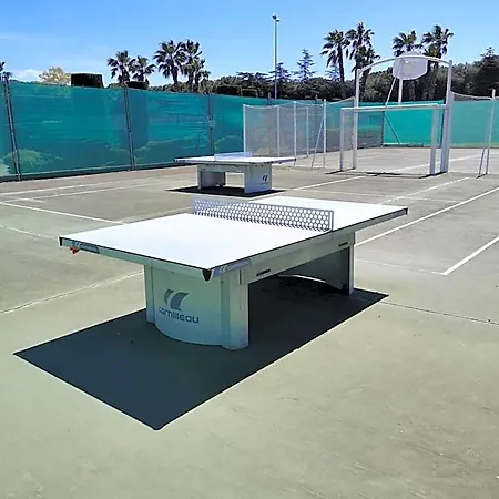 Tennis International Hotell