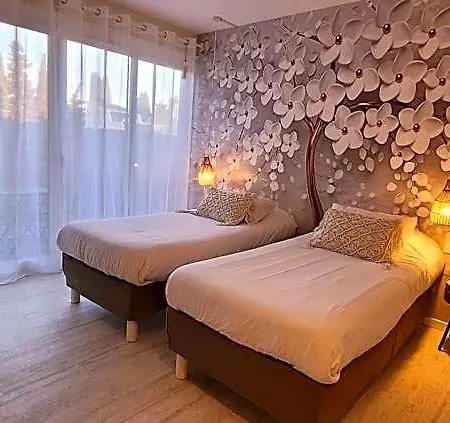 Tennis International Hotel