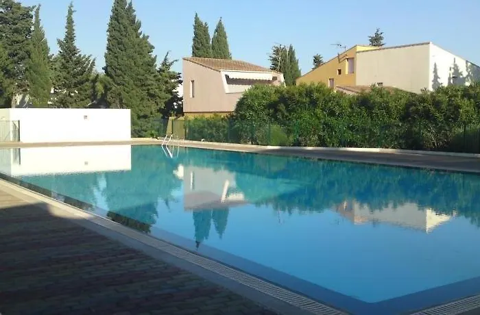 Tennis International Hotel