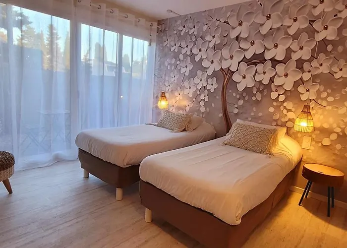 Tennis International Hotel 3*